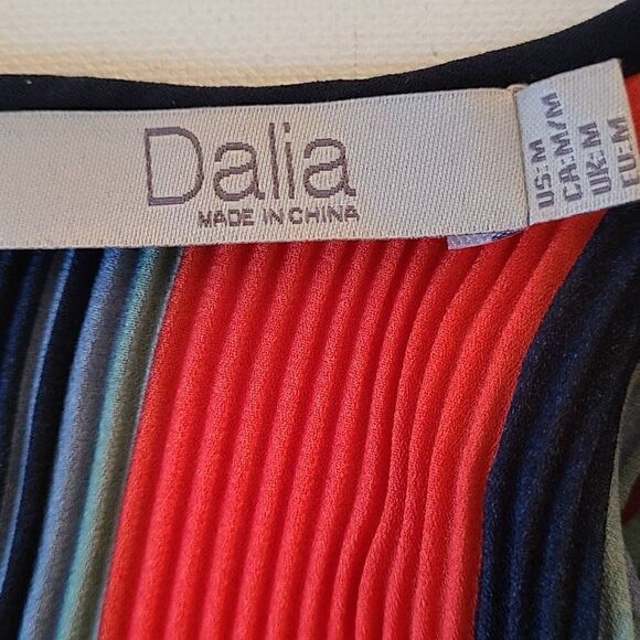 Dalia Womens Multi-Color Striped Sleeveless Lightweight Top Medium - Picture 5 of 11